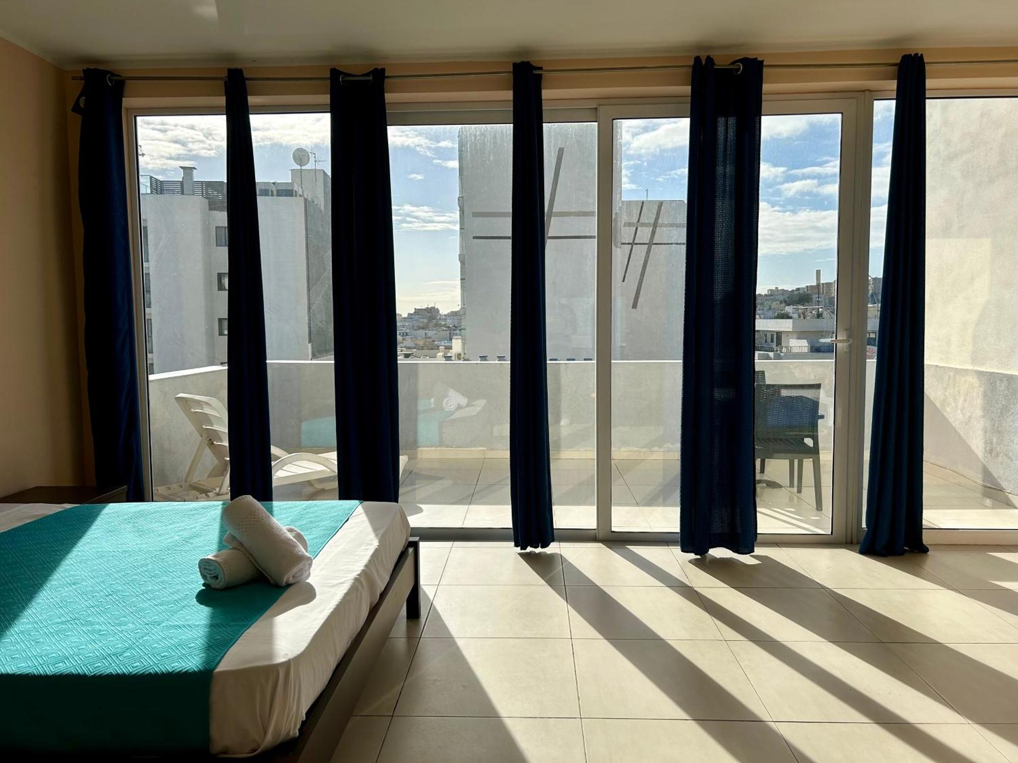 Malta Paradise Hotel Сент Джулианс Экстерьер фото
